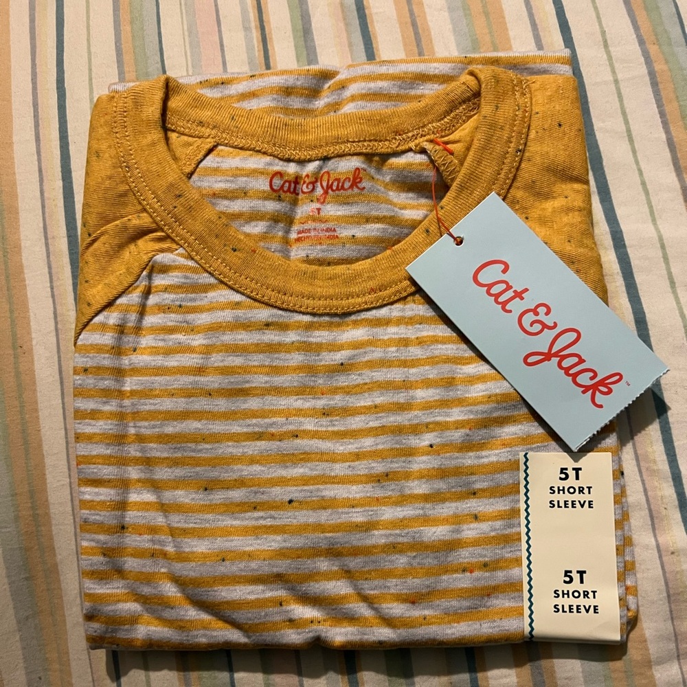 Cat & Jack short sleeve shirt